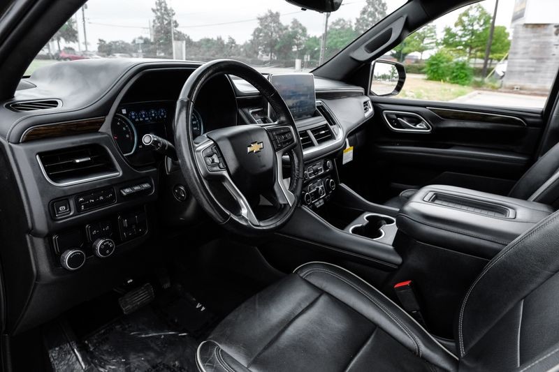 Chevrolet Tahoe Vehicle Full-screen Gallery Image 03
