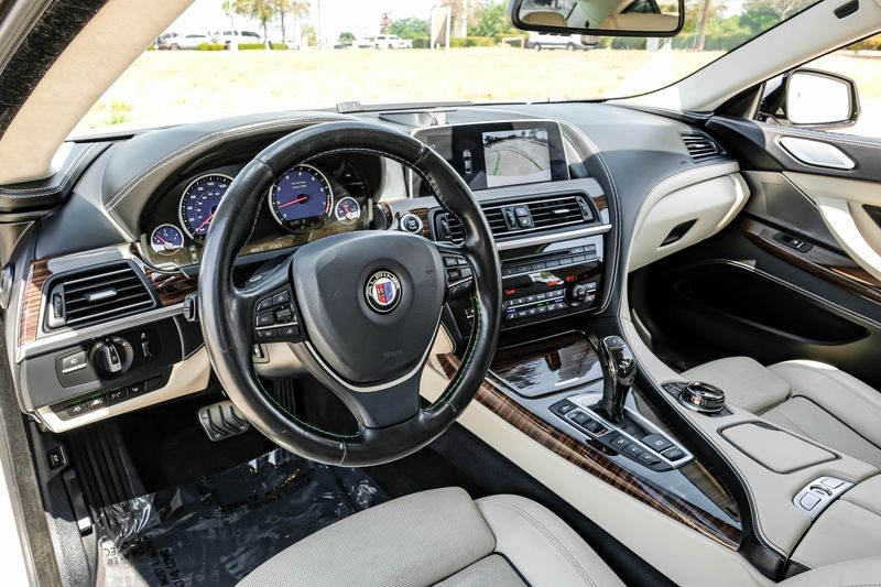 BMW 6 Series Vehicle Full-screen Gallery Image 03