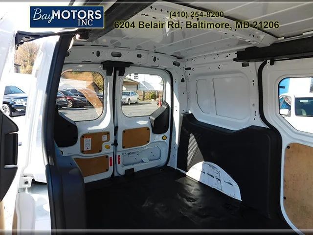 Ford Transit Connect Vehicle Full-screen Gallery Image 8