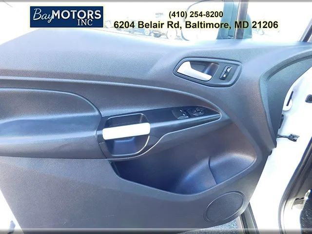 Ford Transit Connect Vehicle Full-screen Gallery Image 11