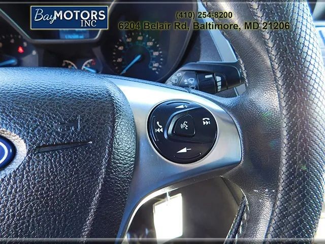 Ford Transit Connect Vehicle Full-screen Gallery Image 16