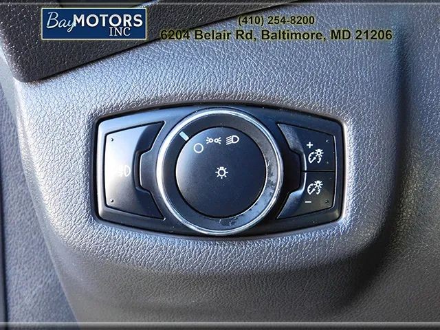 Ford Transit Connect Vehicle Full-screen Gallery Image 19