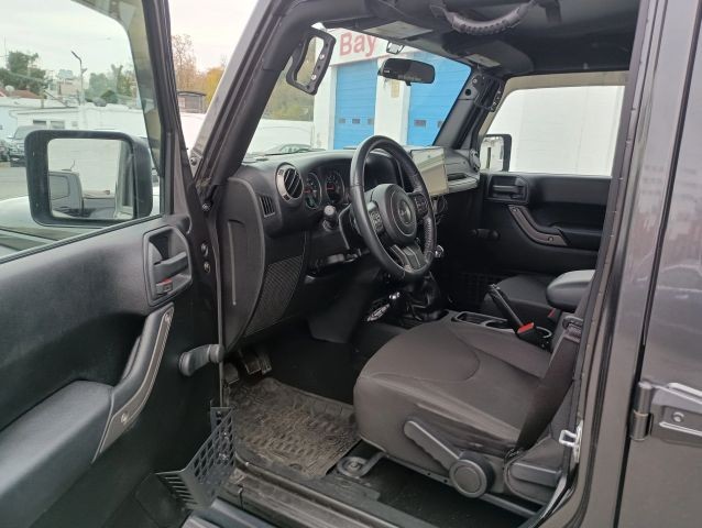 Jeep Wrangler Unlimited Vehicle Full-screen Gallery Image 5