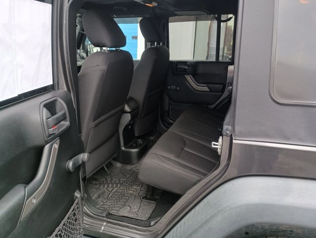 Jeep Wrangler Unlimited Vehicle Full-screen Gallery Image 7