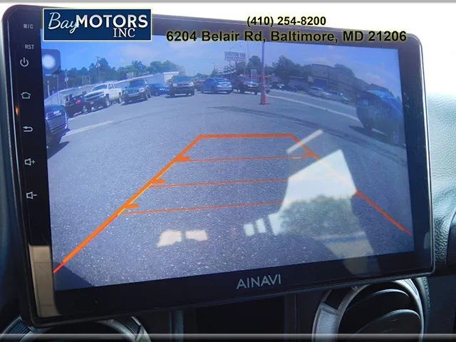 Jeep Wrangler Unlimited Vehicle Full-screen Gallery Image 18