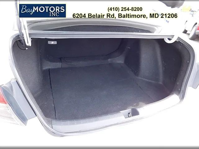 Honda Civic Sedan Vehicle Full-screen Gallery Image 7