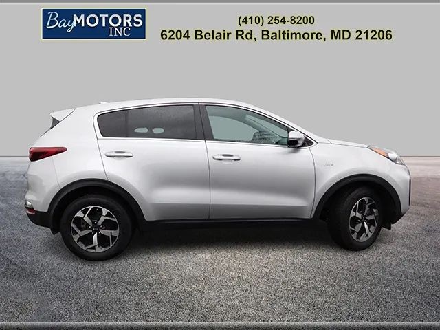 Kia Sportage Vehicle Full-screen Gallery Image 4