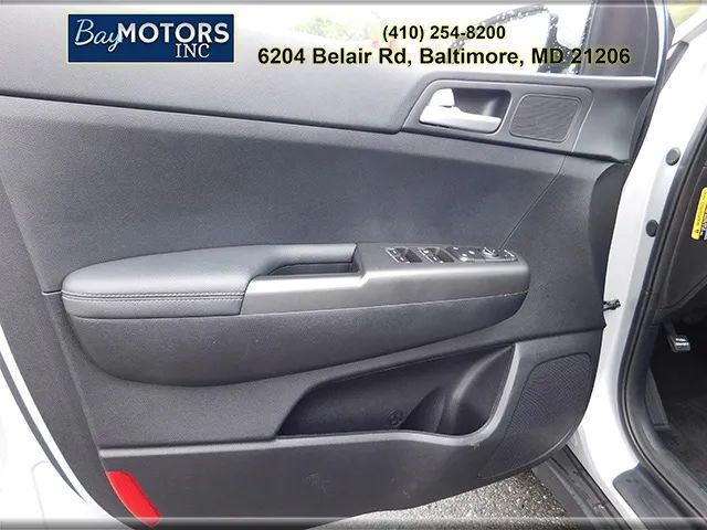 Kia Sportage Vehicle Full-screen Gallery Image 13