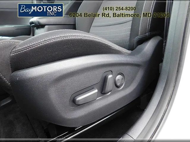 Kia Sportage Vehicle Full-screen Gallery Image 15