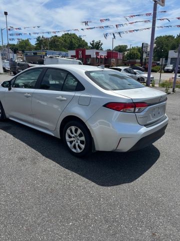 Toyota Corolla Vehicle Full-screen Gallery Image 5