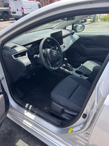 Toyota Corolla Vehicle Full-screen Gallery Image 6