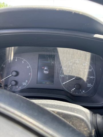 Toyota Corolla Vehicle Full-screen Gallery Image 7