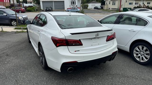 Acura TLX Vehicle Full-screen Gallery Image 4