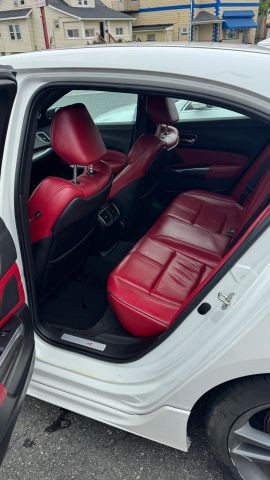 Acura TLX Vehicle Full-screen Gallery Image 6