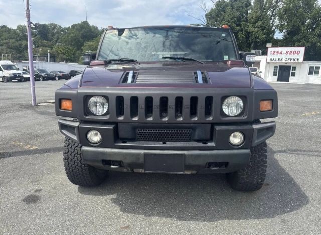 HUMMER H2 Vehicle Full-screen Gallery Image 3