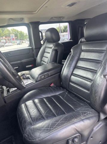 HUMMER H2 Vehicle Full-screen Gallery Image 10