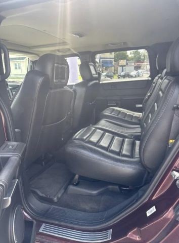 HUMMER H2 Vehicle Full-screen Gallery Image 12