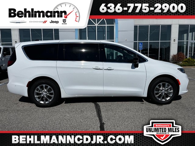 2025 Chrysler Pacifica Select at Behlmann Auto Credit in Troy MO