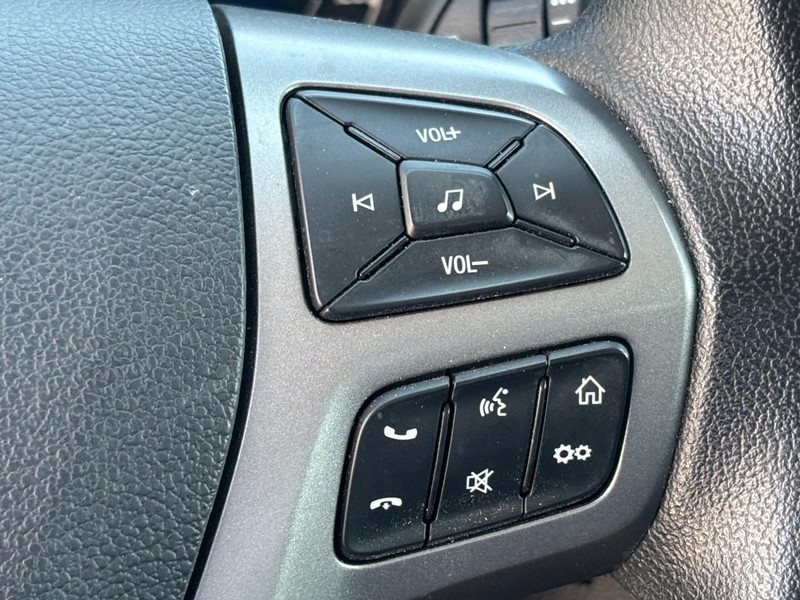 Ford Ranger Vehicle Full-screen Gallery Image 17