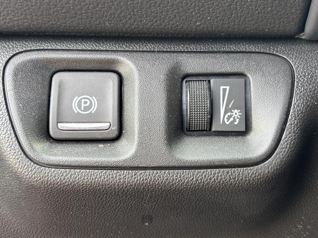 GMC Acadia Vehicle Full-screen Gallery Image 17