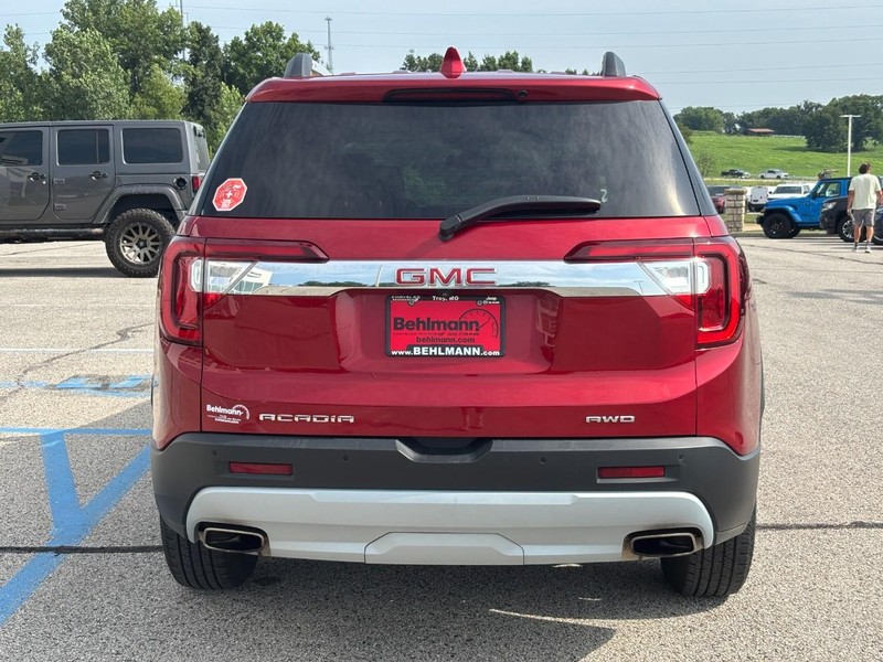 GMC Acadia Vehicle Full-screen Gallery Image 05