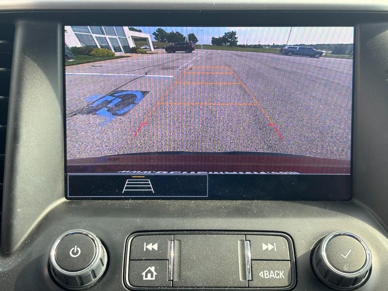 GMC Acadia Vehicle Full-screen Gallery Image 22