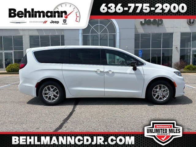 2025 Chrysler Pacifica Select at Behlmann Chrysler Dodge Jeep Ram in Troy MO