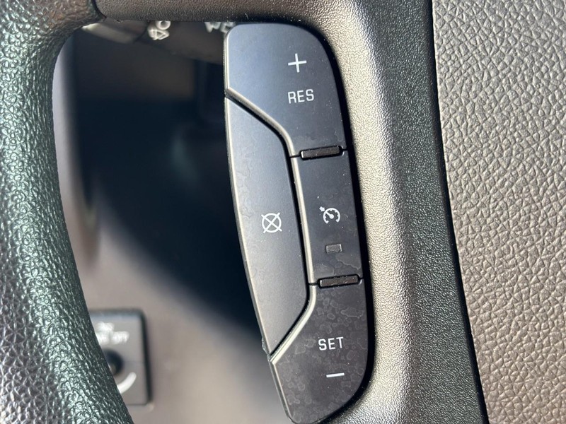 Chevrolet Express Cargo Van Vehicle Full-screen Gallery Image 12