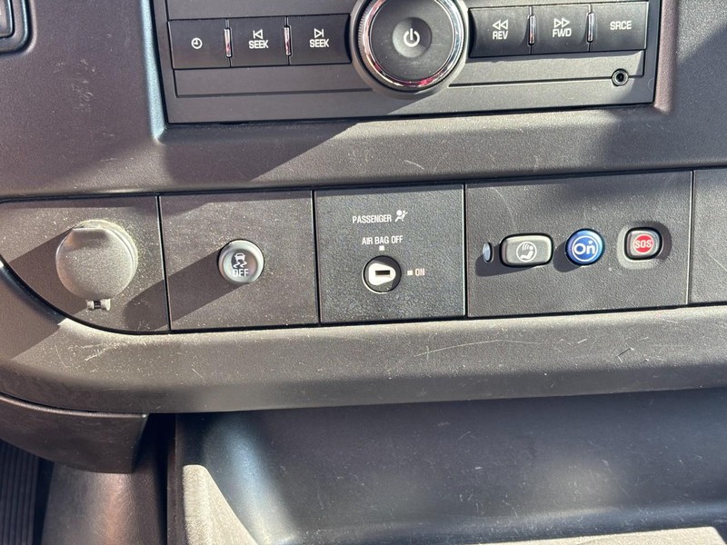 Chevrolet Express Cargo Van Vehicle Full-screen Gallery Image 15