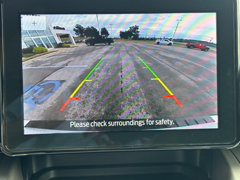 Ford Explorer Vehicle Full-screen Gallery Image 22