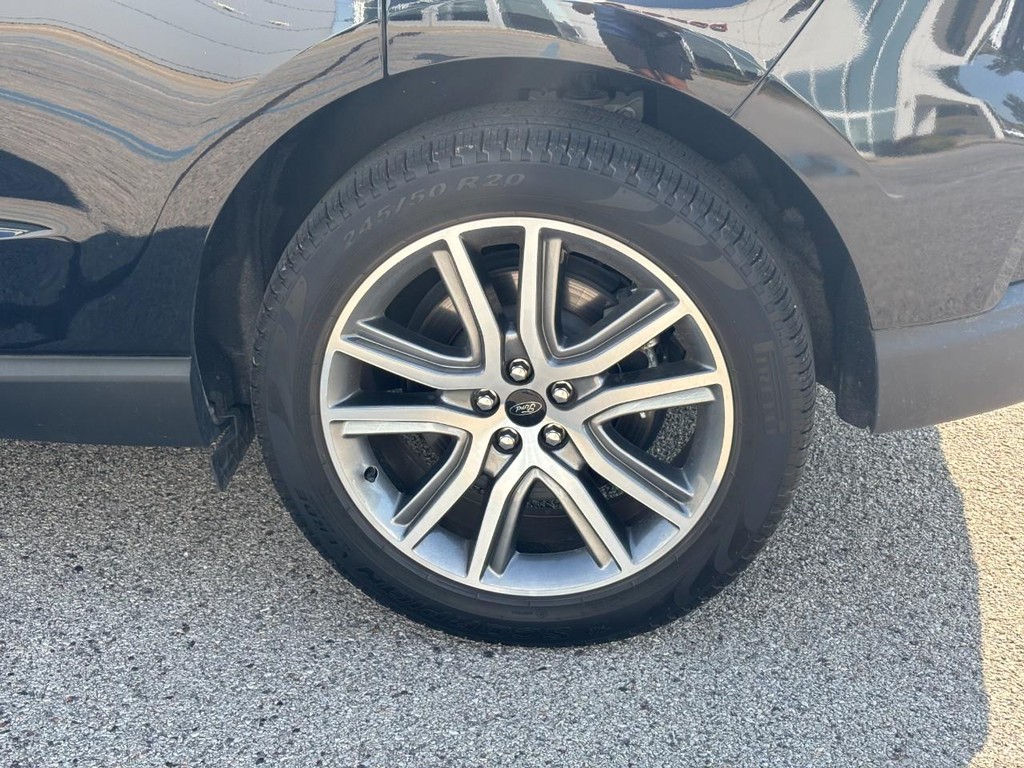 Ford Edge Vehicle Full-screen Gallery Image 05