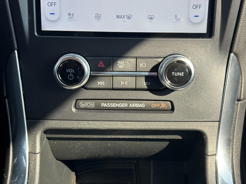 Ford Edge Vehicle Full-screen Gallery Image 12