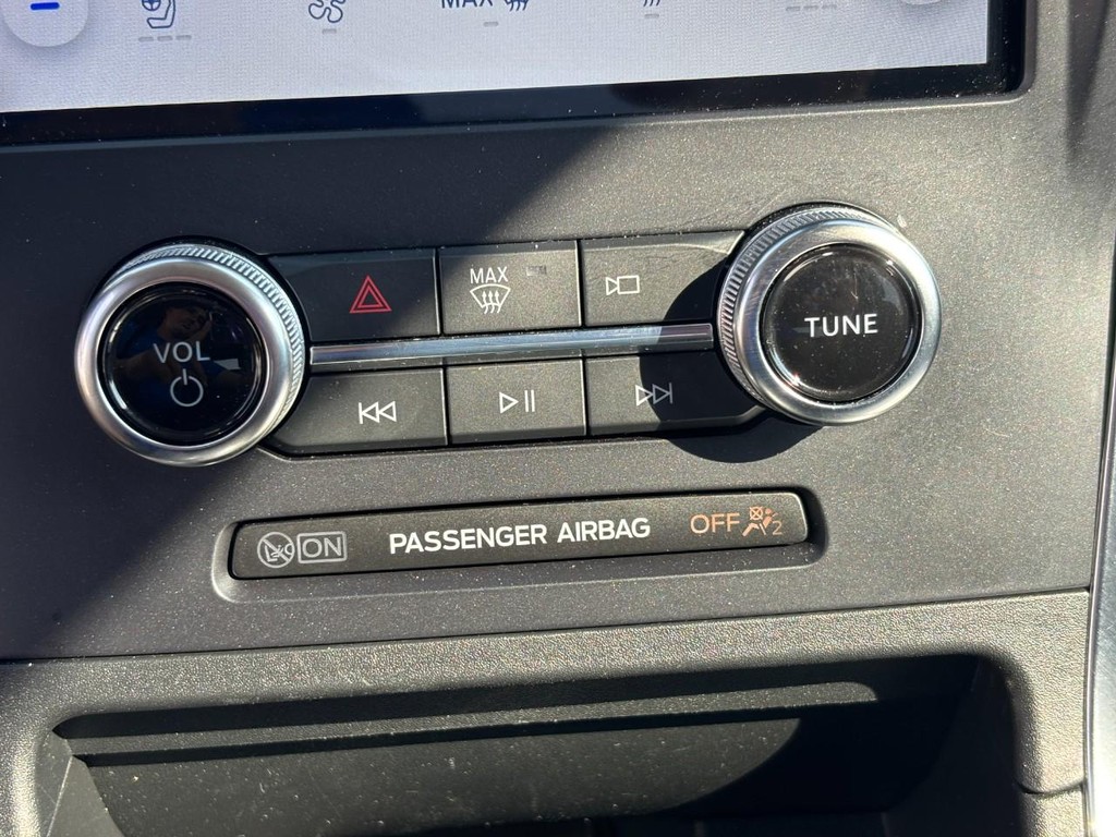 Ford Edge Vehicle Full-screen Gallery Image 23