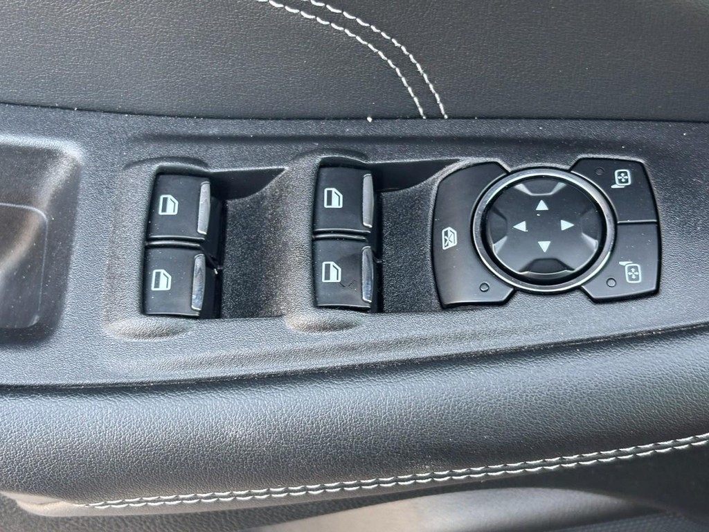 Ford Edge Vehicle Full-screen Gallery Image 24