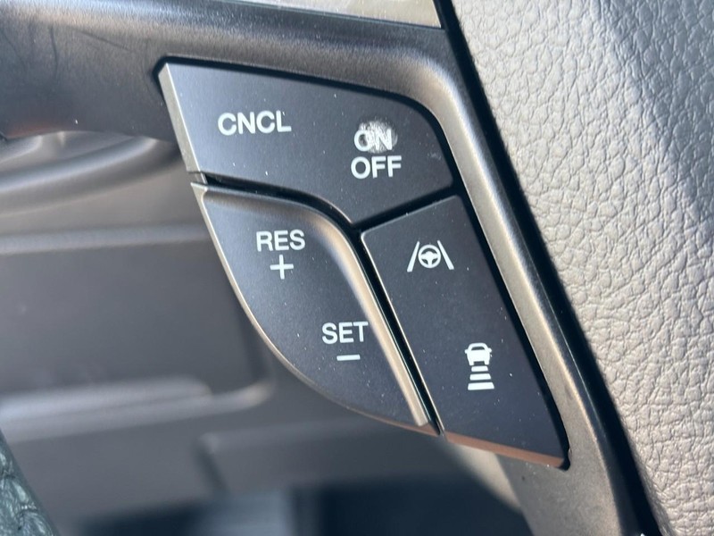 Ford Edge Vehicle Full-screen Gallery Image 16