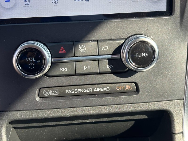 Ford Edge Vehicle Full-screen Gallery Image 23