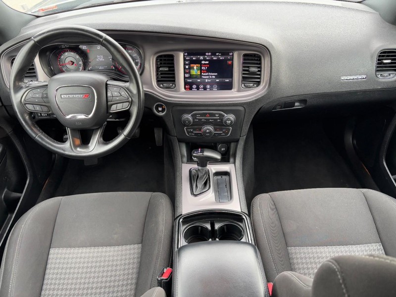 Dodge Charger Vehicle Full-screen Gallery Image 11