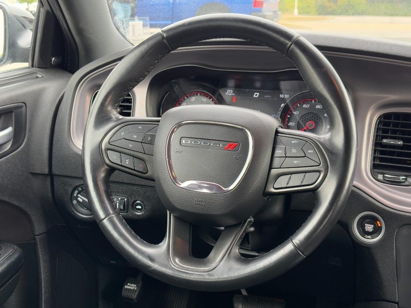 Dodge Charger Vehicle Full-screen Gallery Image 12