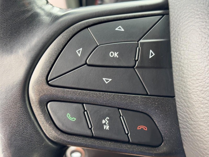 Dodge Charger Vehicle Full-screen Gallery Image 17