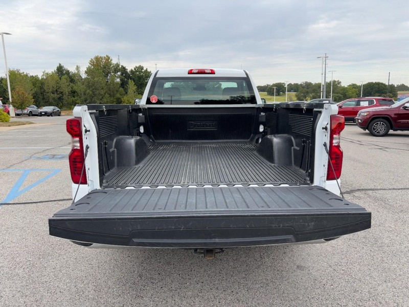 Chevrolet Silverado 1500 Vehicle Full-screen Gallery Image 04