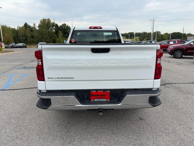 Chevrolet Silverado 1500 Vehicle Full-screen Gallery Image 05