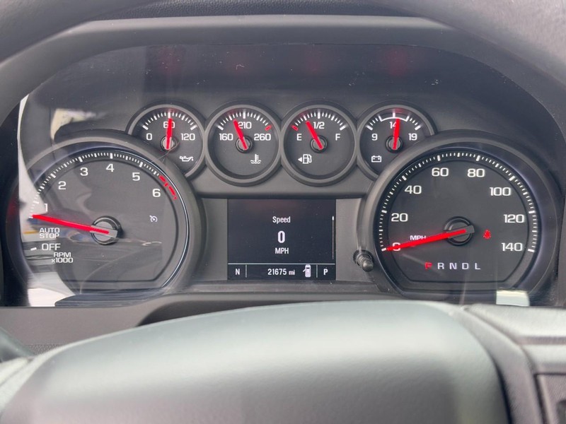 Chevrolet Silverado 1500 Vehicle Full-screen Gallery Image 11