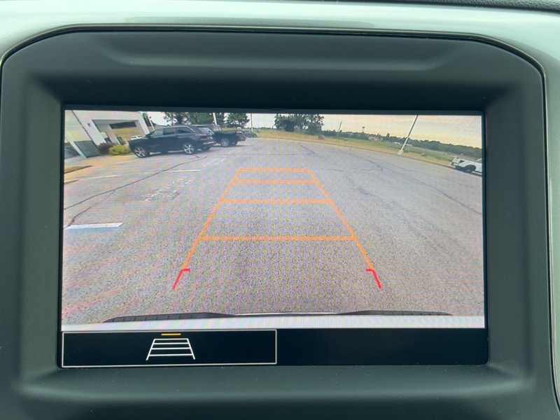 Chevrolet Silverado 1500 Vehicle Full-screen Gallery Image 13