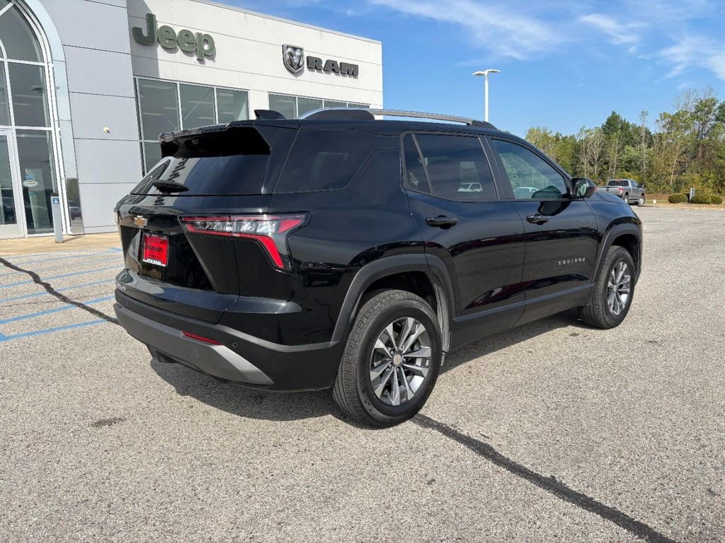 Chevrolet Equinox Vehicle Full-screen Gallery Image 03