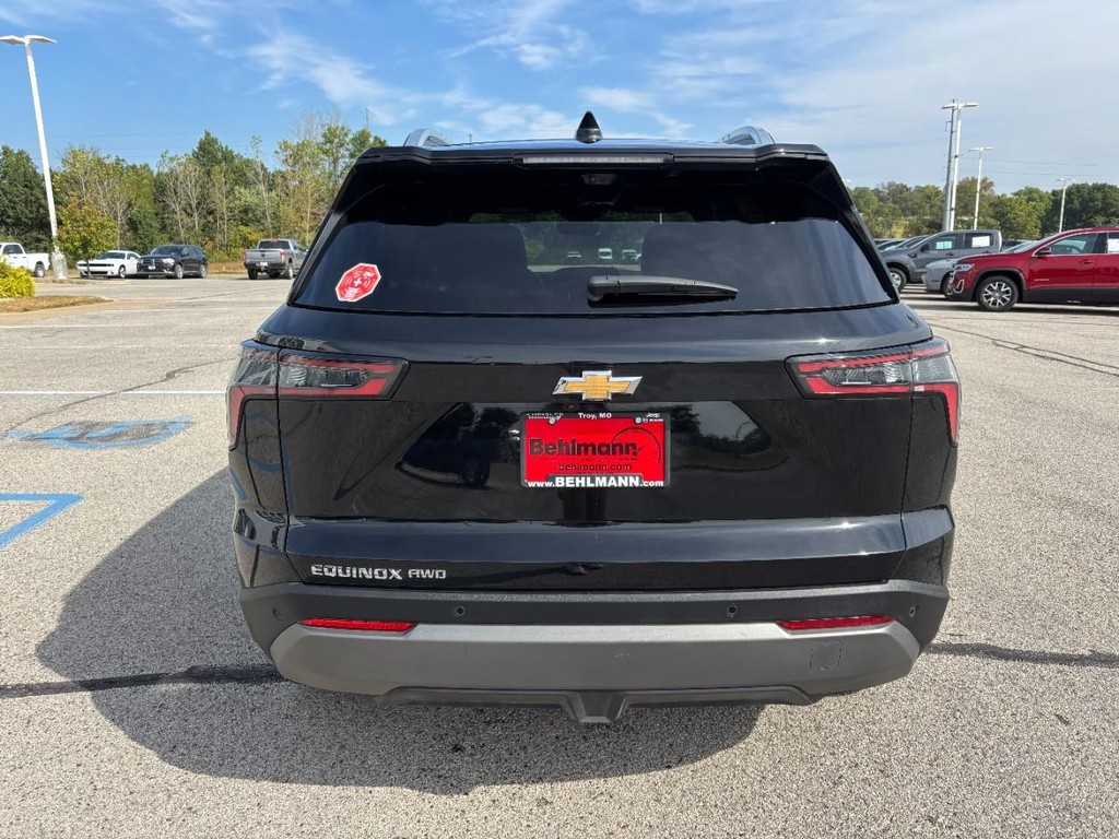 Chevrolet Equinox Vehicle Full-screen Gallery Image 05