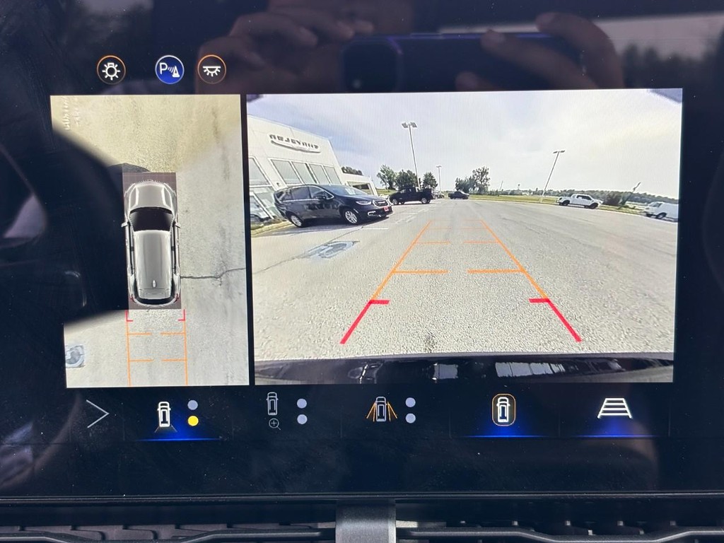 Chevrolet Equinox Vehicle Full-screen Gallery Image 21