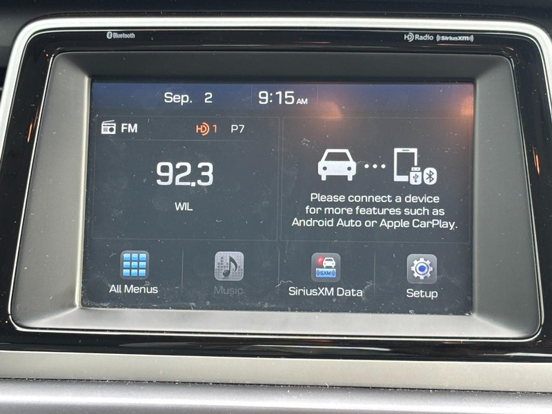 Hyundai Sonata Vehicle Full-screen Gallery Image 12