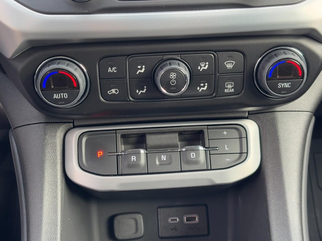 GMC Acadia Vehicle Full-screen Gallery Image 23