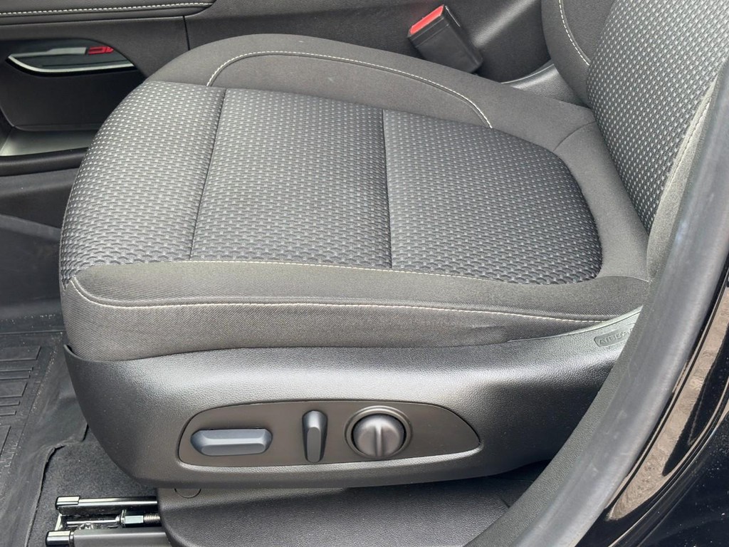 GMC Acadia Vehicle Full-screen Gallery Image 26