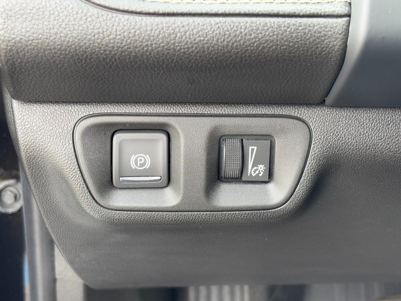 GMC Acadia Vehicle Full-screen Gallery Image 17